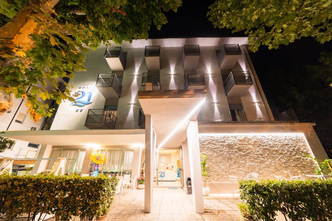 Hotel 21 Riccione Esterno foto